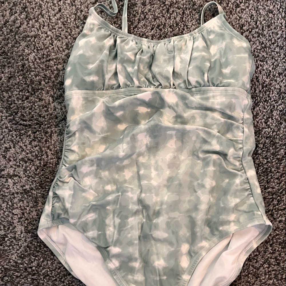 kona sol full coverage rushed too one pieces worn once (looks brand new)